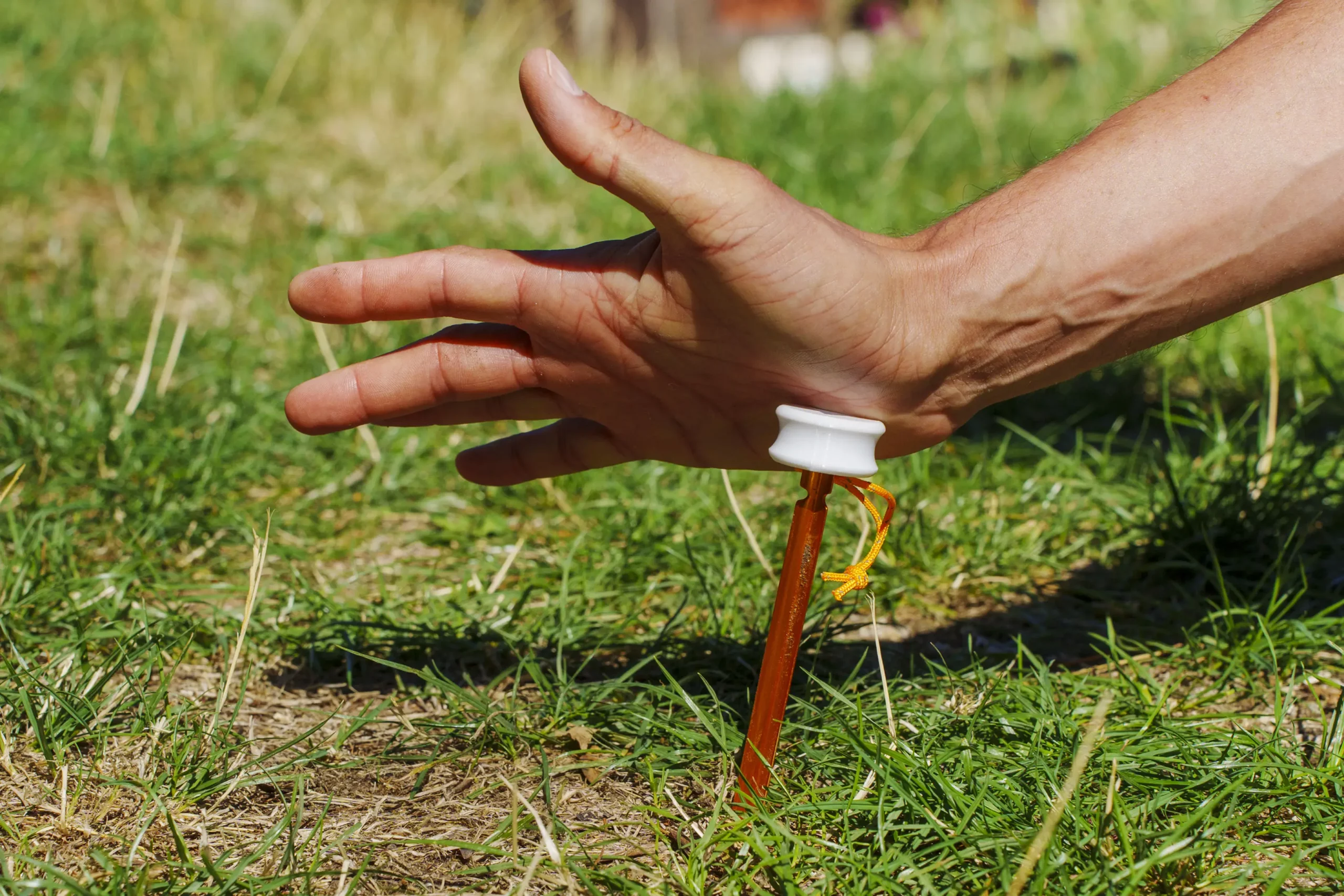 Pousse Sardine pour tente Bivouac & Camping : Plantage Facile des Piquets